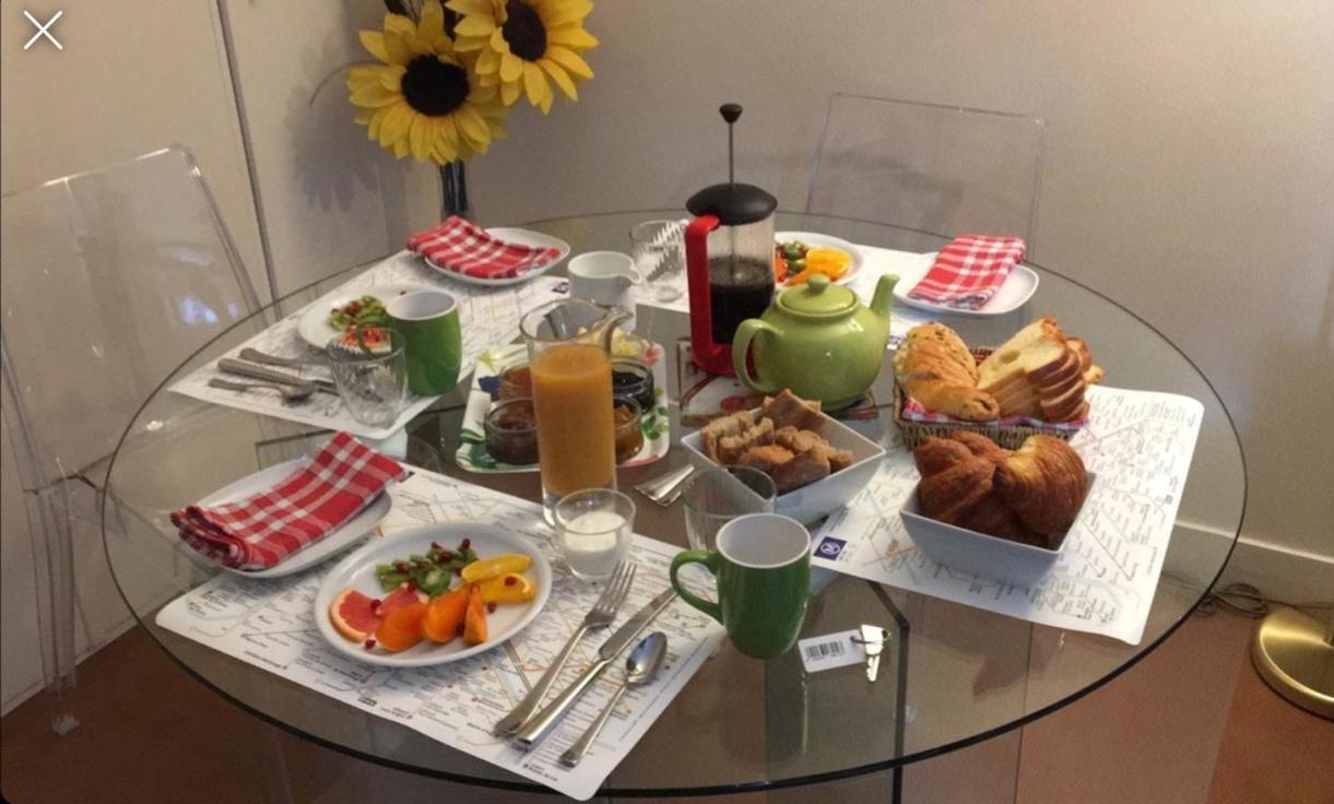 52 Clichy Bed & Breakfast - Chambre D'Hotes Parijs Buitenkant foto